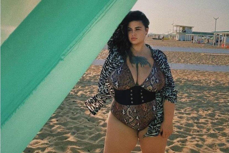     Девушка из Иркутска с 10 размером груди стала моделью плюс-сайз. Фото: предоставлено героиней публикации