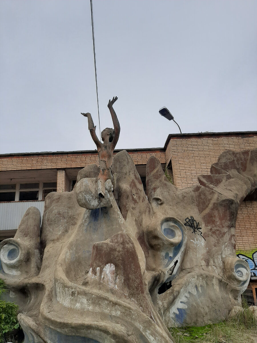 Главный корпус.