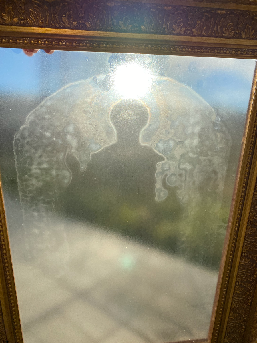 Стекло с отпечатком от иконы Николая Чудотворца-чудо