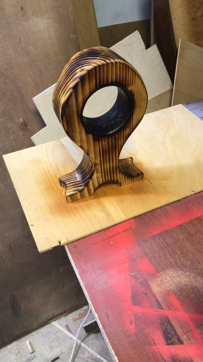 Заготовка покрытая лаком. Как говорится, за мгновение до. 