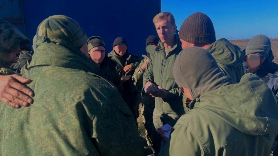     Александр Некристов сопроводил в Херсонскую область груз с одеждой, амуницией и питьевой водой, сообщает пресс-служба администрации Ессентуков.