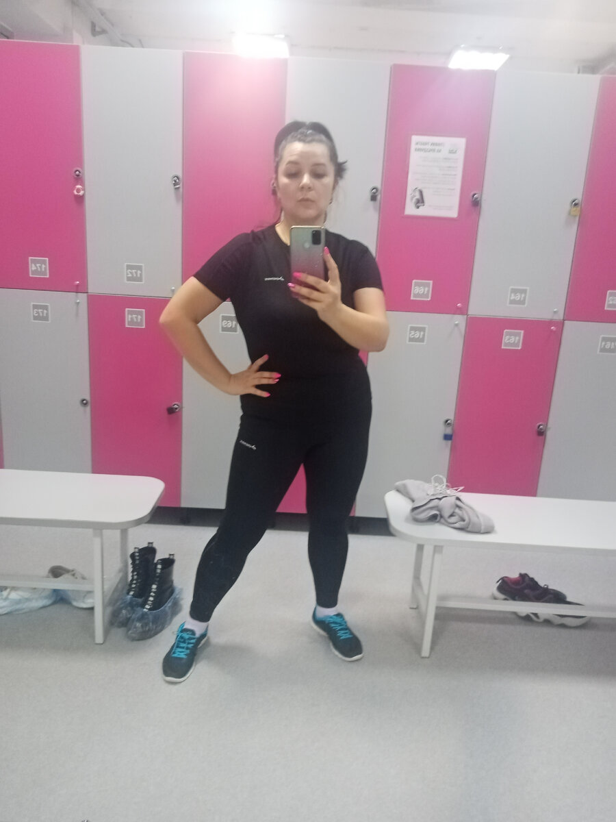 Типовой черный костюмчик 