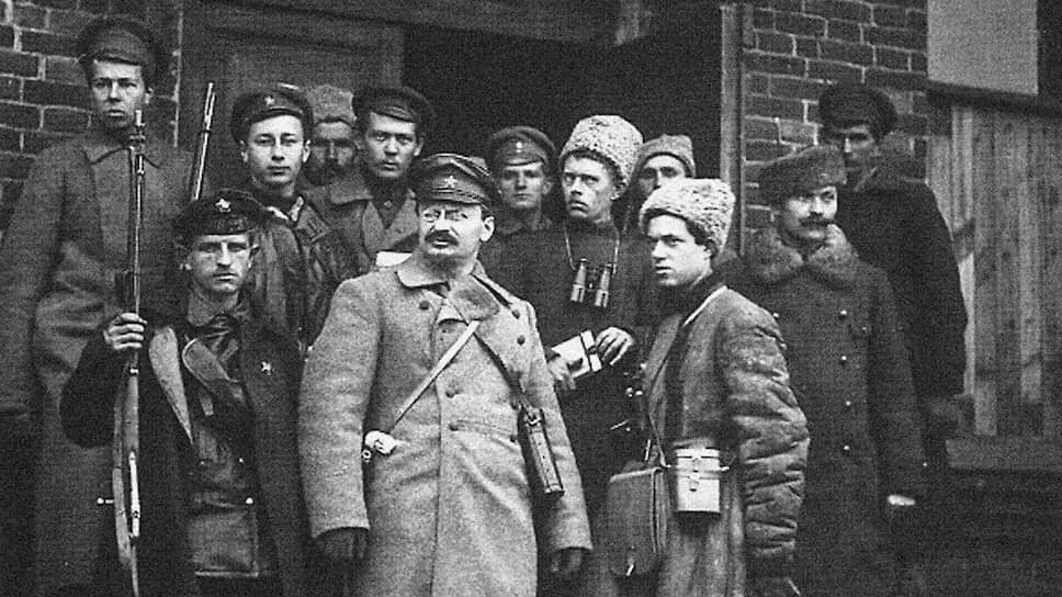 Лев Троцкий во главе Красной армии