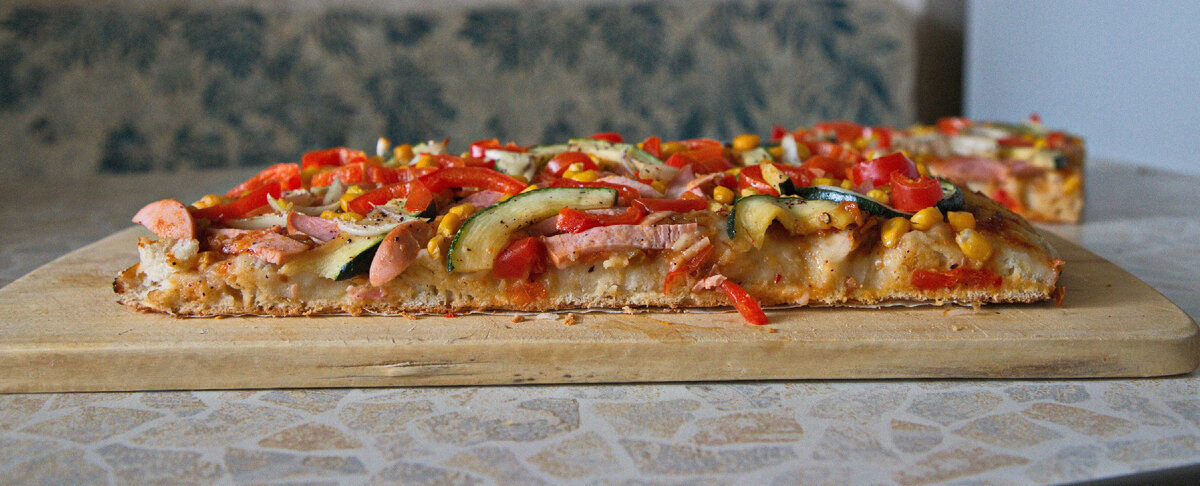 Вот такая пицца у меня получилась