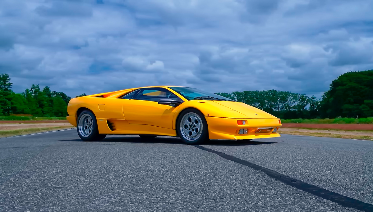 Lamborghini Diablo: поджарый и свирепый хищник. Фото: Youtube.com