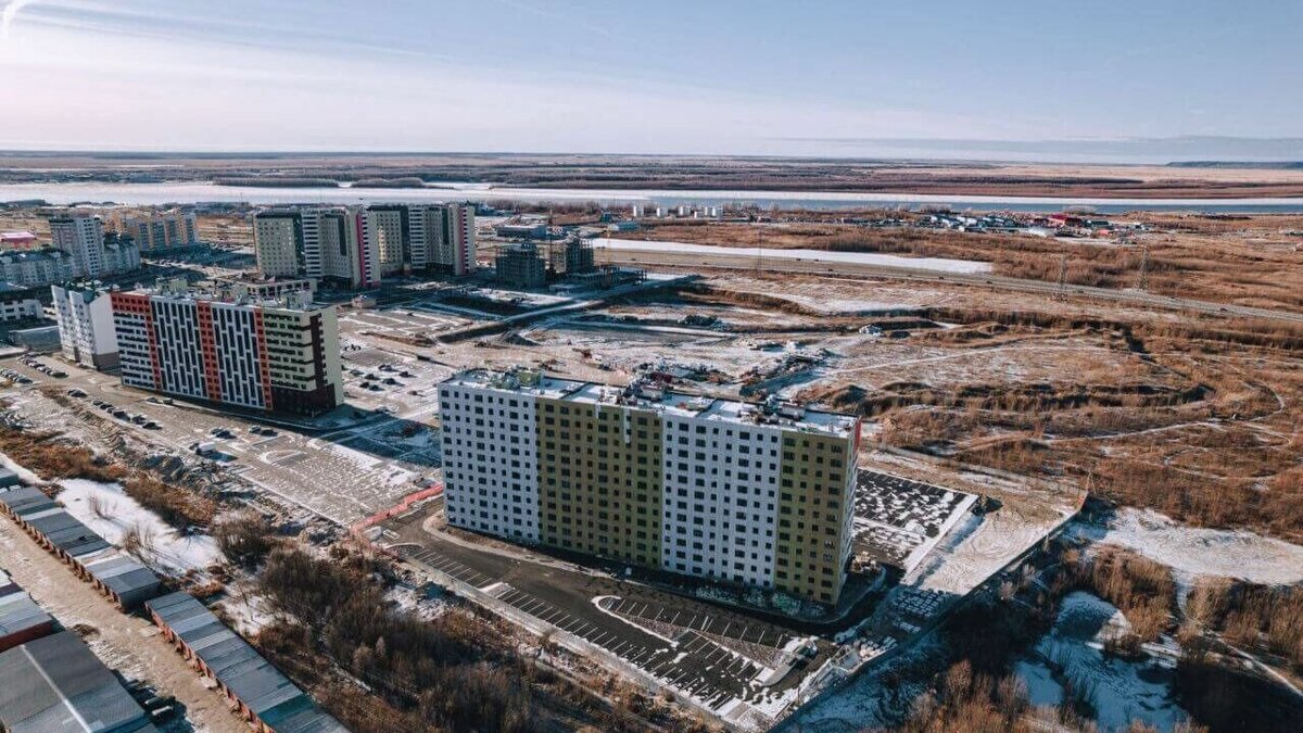     Строительство жилых комплексов продолжается после того, как спрос на новостройки Югры стабилизировался.