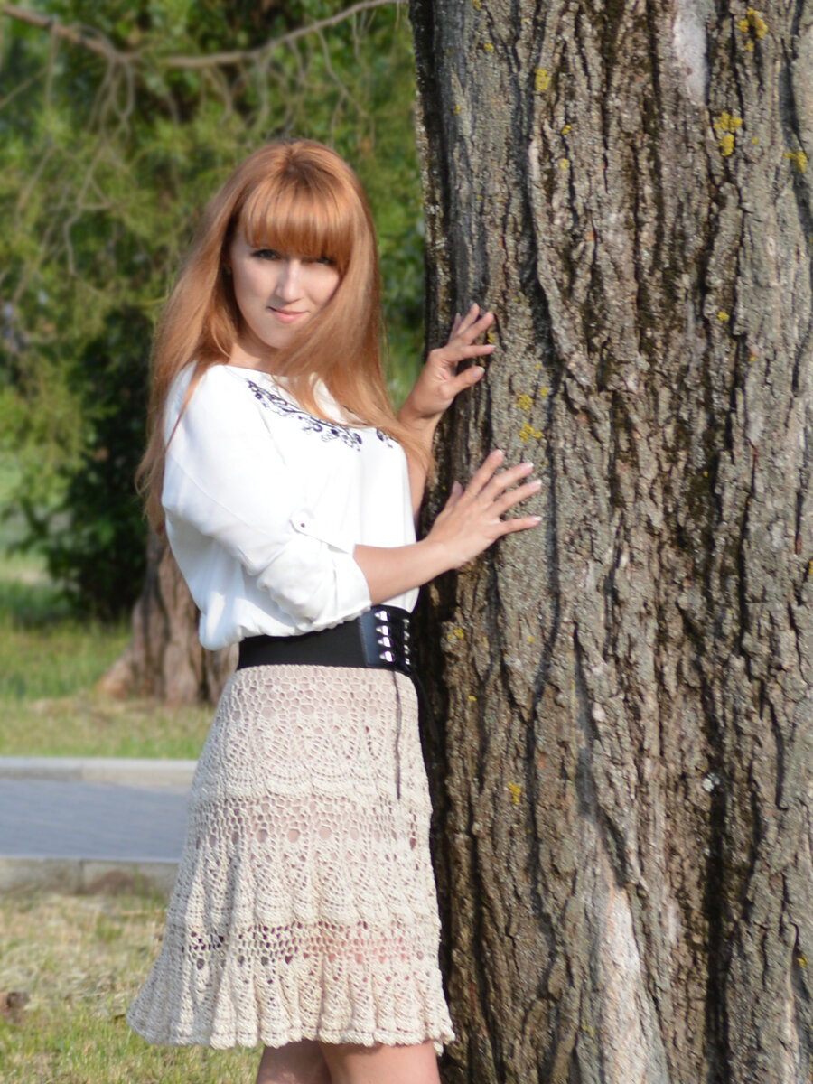 Ажурная каскадная юбка крючком в три яруса на резинке и с подкладкой из шелка.