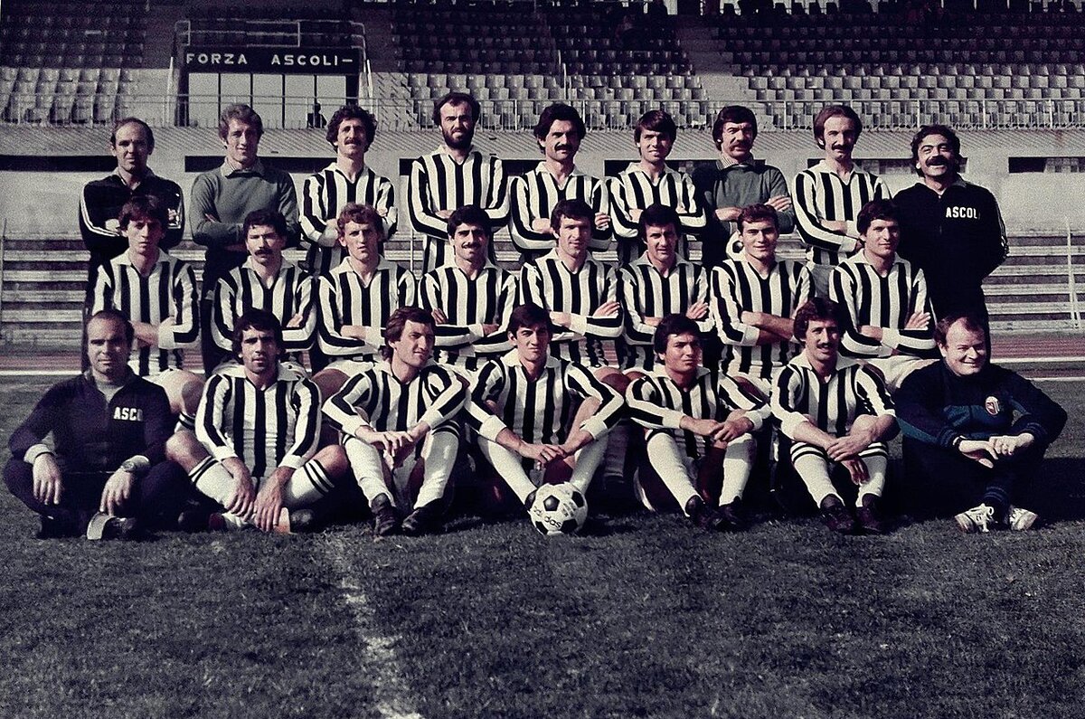 Клуб Асколи, ставший четвертым в Серии А - в сезоне 1978-/79 годов