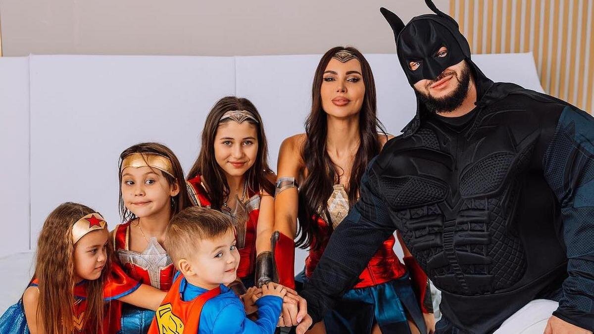    Оксана Самойлова с семьей:instagram.com/samoylovaoxana