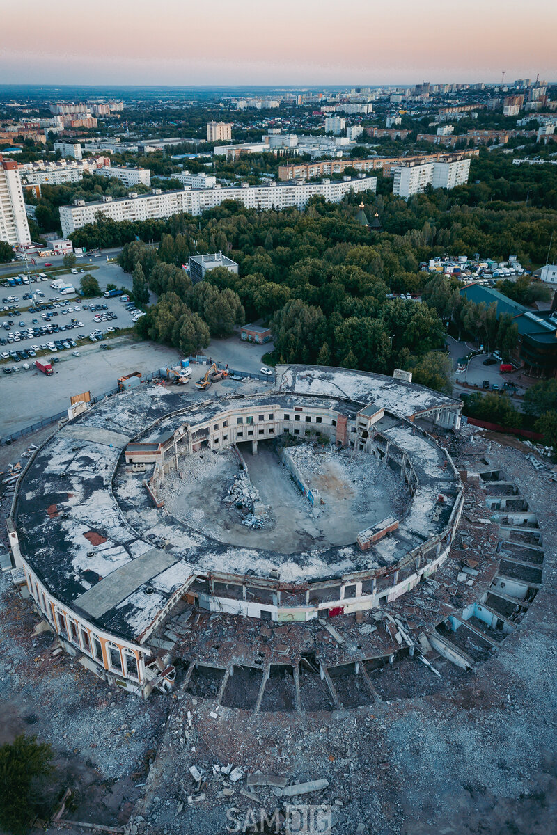 Coliseum самара. Колизей Хабаровск заброшка. Колизей. Колизей Самара. Амфитеатр Самара.