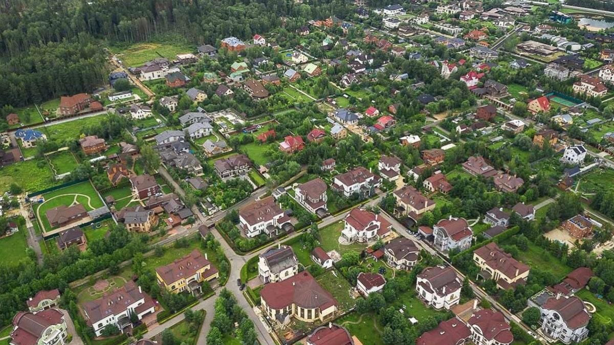 Панорама посёлка с готовыми домами
