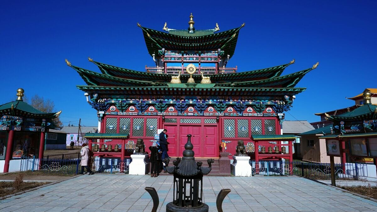    Иволгинский дацан в селе Верхняя Иволга Республики Бурятии© РИА Новости / Евгений Биятов