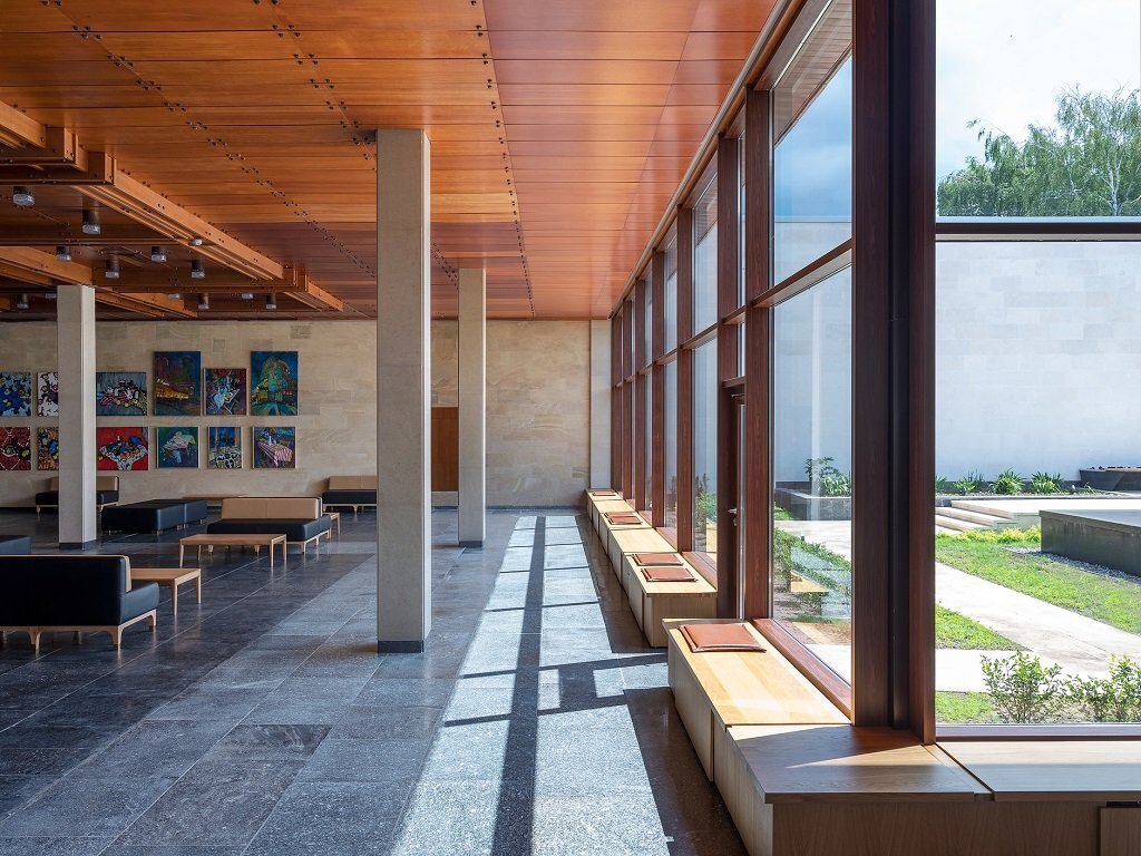 Фото: Кристина Никишина; источник: Elle Decoration (https://www.elledecoration.ru/interior/hotels-restaurants/turisticheskii-kompleks-v-suzdale-id6834929/)