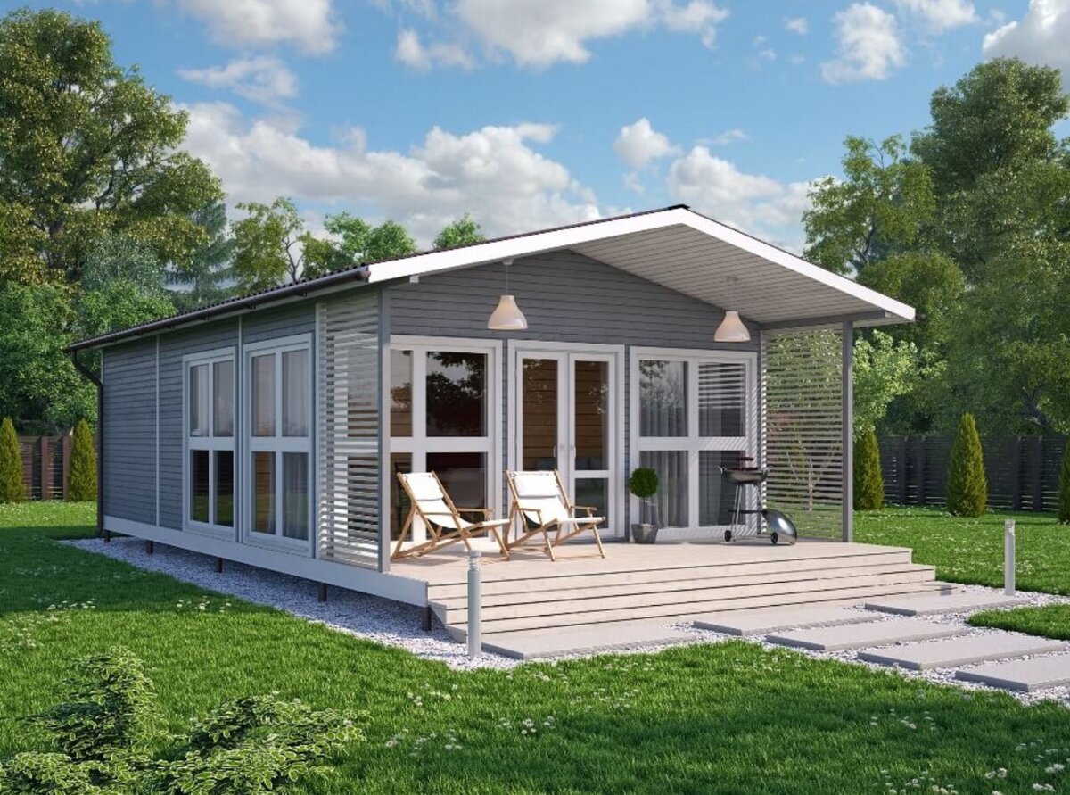 Увеличили глубину террасы (с 2 м до 2,5м, чтобы поставить стол и принимать гостей) и полностью накрыли ее крышей (большинство окон выходит на юг и это дает высокую температуру внутри помещения, а также защита пола террасы от воздействия осадков)