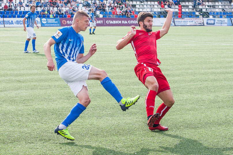     Псковские футболисты считают Бразилию и Францию претендентами на победу