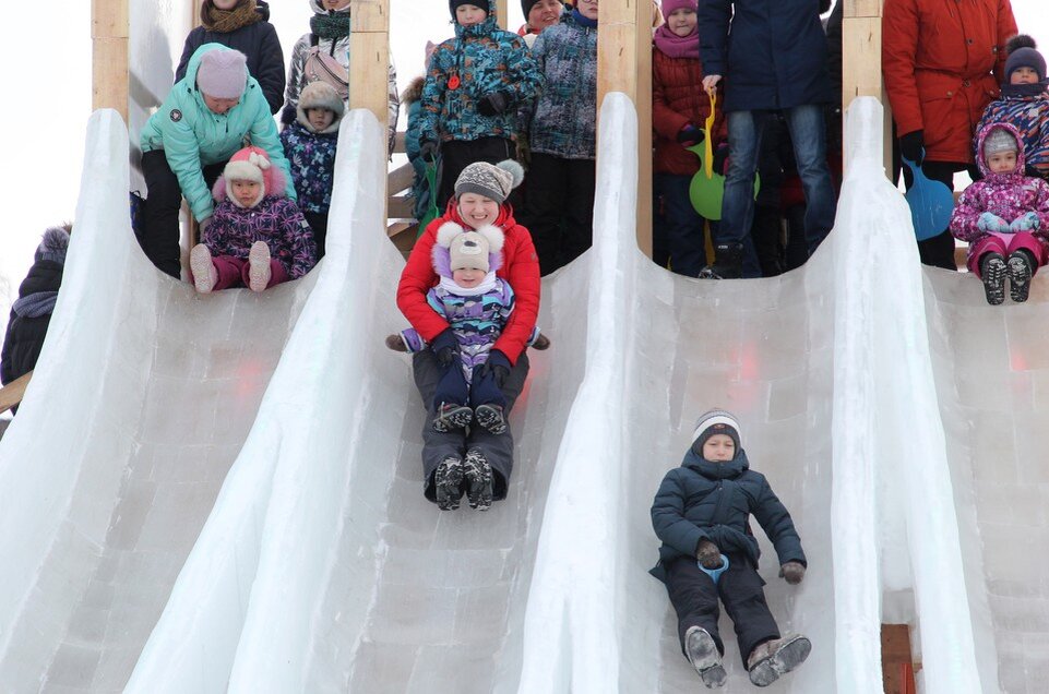     В Новосибирске зимой 2022/23 в парках откроются 14 бесплатных горок для детей и взрослых Юлия ПЫХАЛОВА