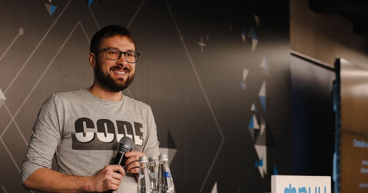 Андрей Макеев является основателем маркетплейса Flowwow. Сейчас продвигает компанию на бразильском рынке