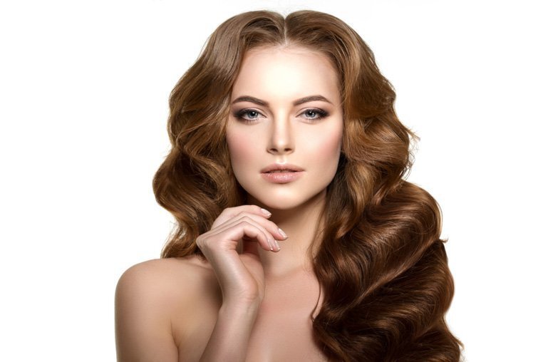 Воск прекрасно подходит для формирования локонов и волн.