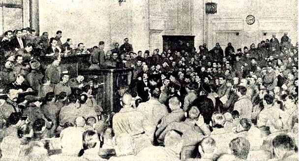 Заседание Совета солдатских депутатов в зале заседания Гос. думы ("Огонёк"), февраль 1917 г.