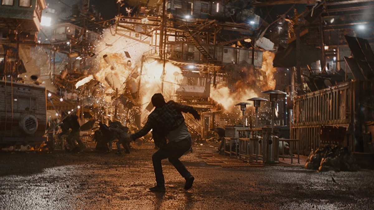 Линия в реальном мире урезана по сравнению с книжной — да это и к лучшему. Если уж герой мечется, пусть делает это в более красивых пейзажах. Всё равно не очень-то герой и переживает по поводу событий в реальности. И мне хотелось бы сказать, что это не баг, а фича — но местами всё-таки баг.