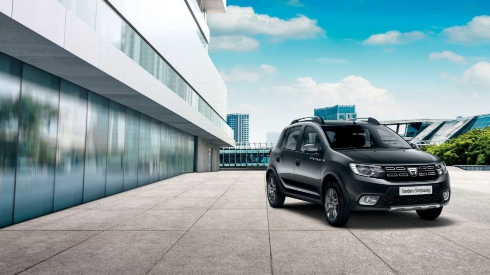   Домой  Автомобильные новости
Sandero Stepway получил новую версию
👍12.06.2018👍
Sandero Stepway получил новую версию
💚💚💚💚💚💚💚
На европейском рынке появилась новая версия 💚💚модели Sandero Stepway.💚
💞💞💞💞💞💞💞
Теперь в основе автомобиля может лежать мотор с тремя цилиндрами с отдачей в семьдесят пять лошадиных сил. Стоимость этого автомобиля составит всего семьсот 💛семьдесят шесть тысяч рублей.💛
💛💛💛💛💛💛💛
Напомним, что актуальные модификации модели подразумевают работу на бензиновом моторе объёмом в 0.9 литра и отдачей в девяносто лошадиных сил, а также на полуторалитровом 👍👍моторе на тяжёлом топливе с такой же 👍мощностью. Что касается литрового мотора с тремя цилиндрами, то он устанавливался только в обычную модификацию авто. Отметим, что выход новой версии сделал модель дешевле почти 💚на две с половиной тысячи евро.💚