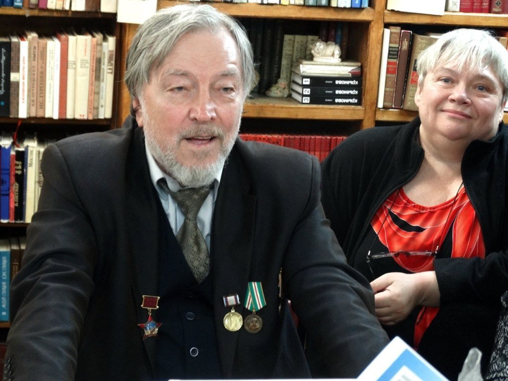 НА ФОТО СЕРГЕЙ КОРОТКОВ И АНТОНИНА СПИРОДОНОВА (ПОСЛЕДНЯЯ - ШЕФ-РЕДАКТОР РЕСУРСТВО НАШЕЙ ОРГАНИЗАЦИИ ОБЩЕСТВЕННОЙ)