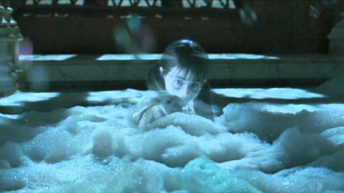 гарри и миртл. когтевран плакса миртл. школа валерии гай германики. приключения электроника школа. в какой школе снимали плаксу.