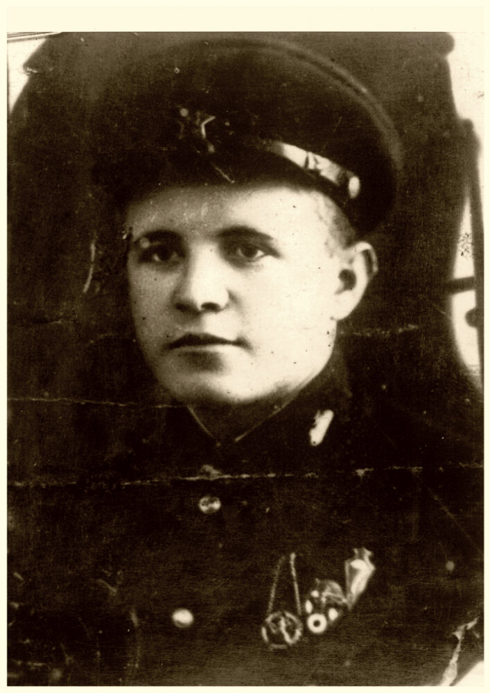 Дмитрий Фёдорович Лавриненко — советский офицер, танковый ас, участник Великой Отечественной войны. Герой Советского Союза (1990).