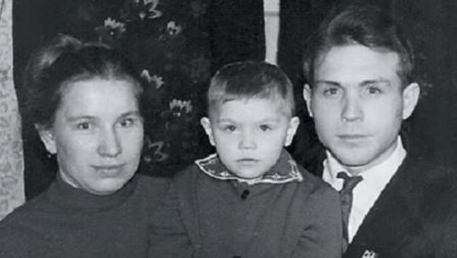 Роза Сябитова с родителями, 60-е