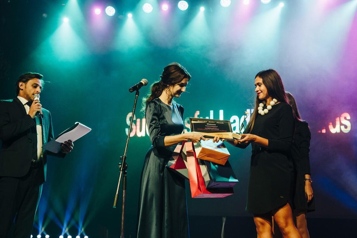 тем, кто хочет поступить в топовый вуз США: https://www.youtube.com/c/mariaguryeva