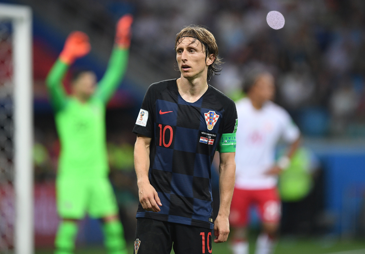 Лука Модрич родился 9 сентября 1985 года в Хорватии, Югославия. В данный момент он является одним из лучших защитников в мире. Лука Модрич стал лучшим игроком в чемпионате мира 2018 года. Лидер, капитан национальной сборной Хорватии. 