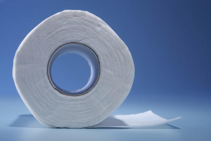 Наверняка, найдется не так уж много препаратов, с которыми сталкивался бы каждый человек хотя бы раз в жизни. И к этой категории можно отнести Лоперамид. Даже если вы не знаете, что это за препарат, и от чего он лечит, то вы вполне могли пользоваться им под другим названием. Правда, он принимается в таких ситуациях и при таких проблемах, о которых далеко не все любят охотно распространяться.