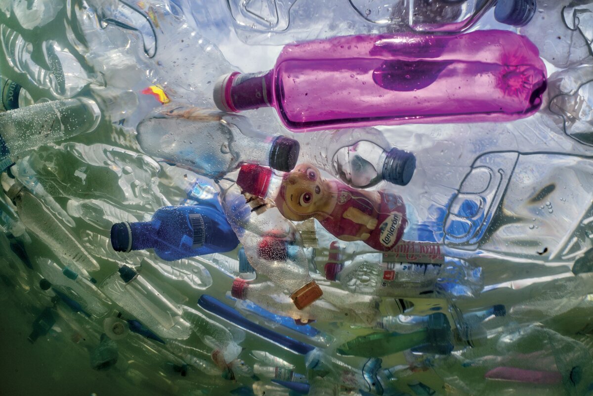 Пластмасса в океане.