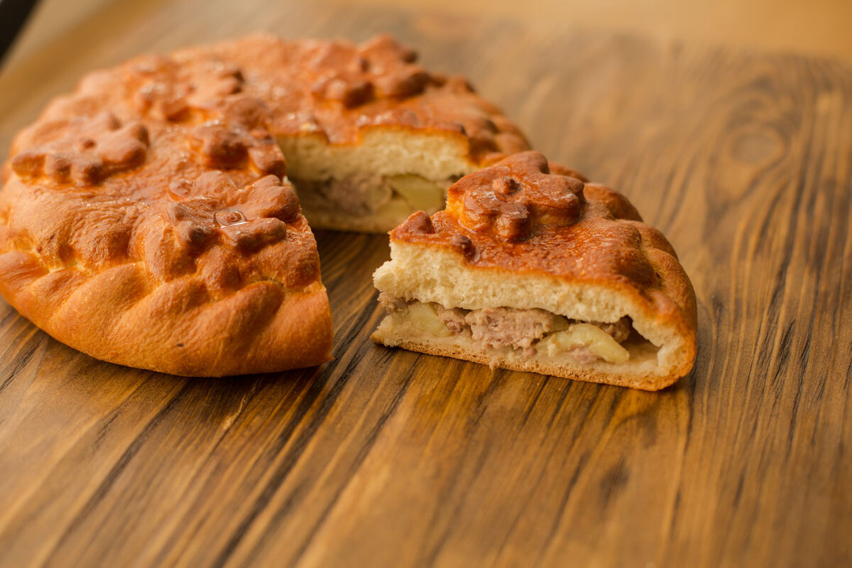 Пироги сдобные с мясом