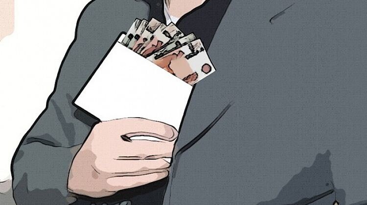 На днях правительство утвердило очередную программу в рамках национального плана противодействия коррупции. Борьба с ней, похоже, снова набирает обороты в стране и, судя по всему, рано или поздно дойдет до последнего коррупционера. Ну, а как иначе, если члена Совета Федерации Арашукова уже приходится арестовывать в здании верхней палаты российского парламента?