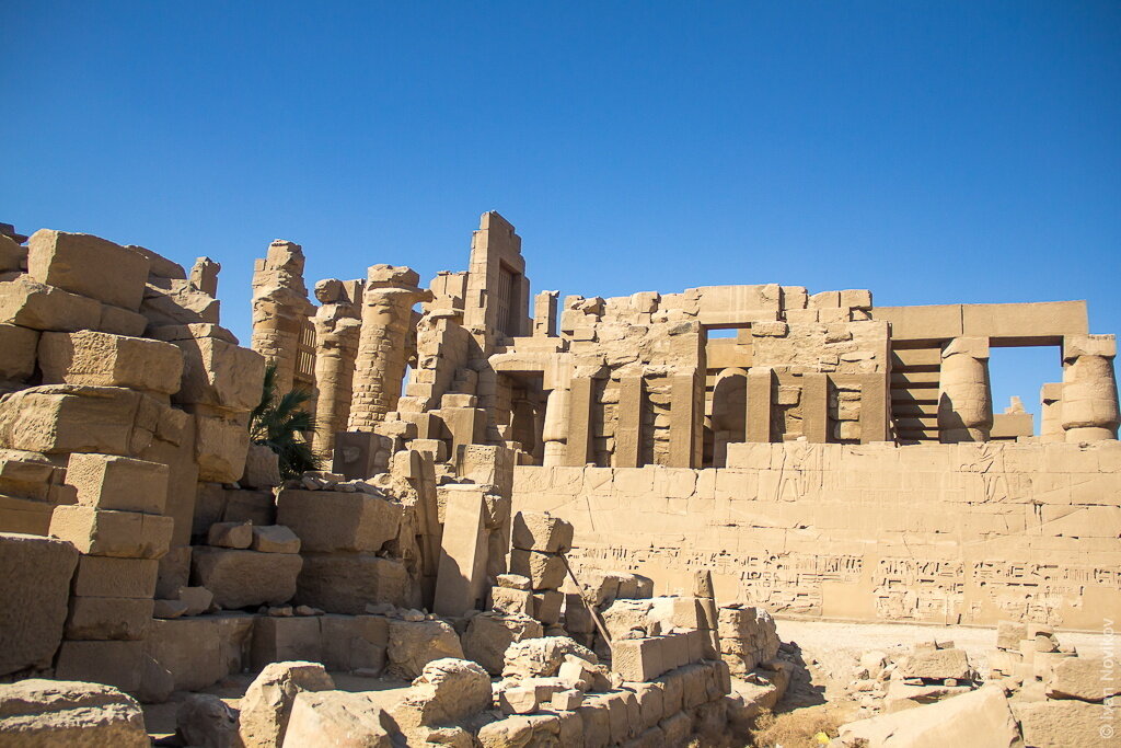 Храм в луксоре древнего египта. Луксор. Луксор египет. Луксорский храм храмы древнего египта. Луксорский храм.