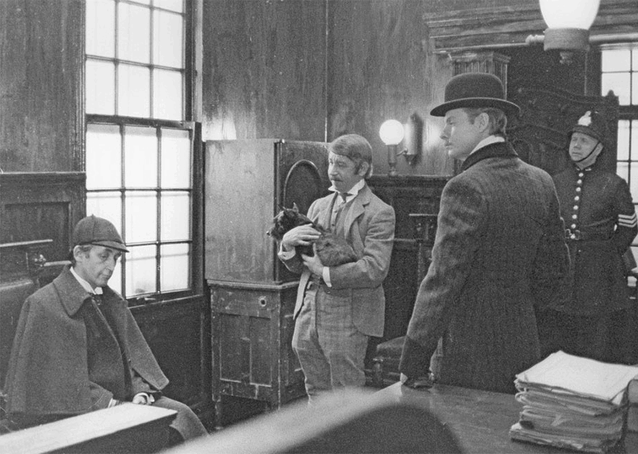 А это уже кадр из самого особняка