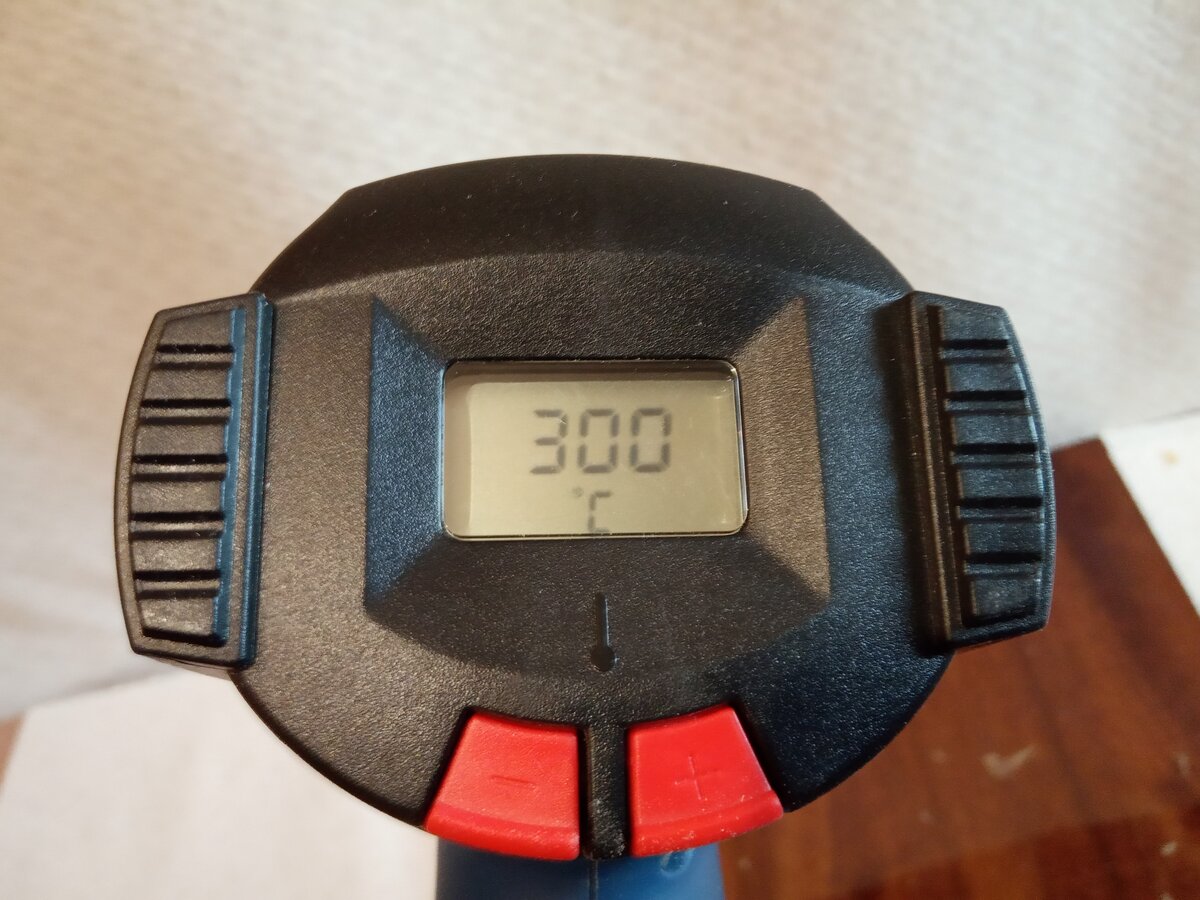 Фен с электронной регулировкой температуры