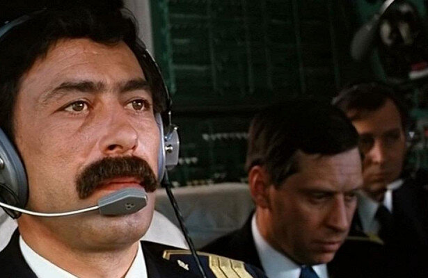 Источник: https://kino.rambler.ru/movies/42557932-gde-i-kak-snimali-sovetskuyu-komediyu-mimino/        //  Кадр из фильма "Мимино"