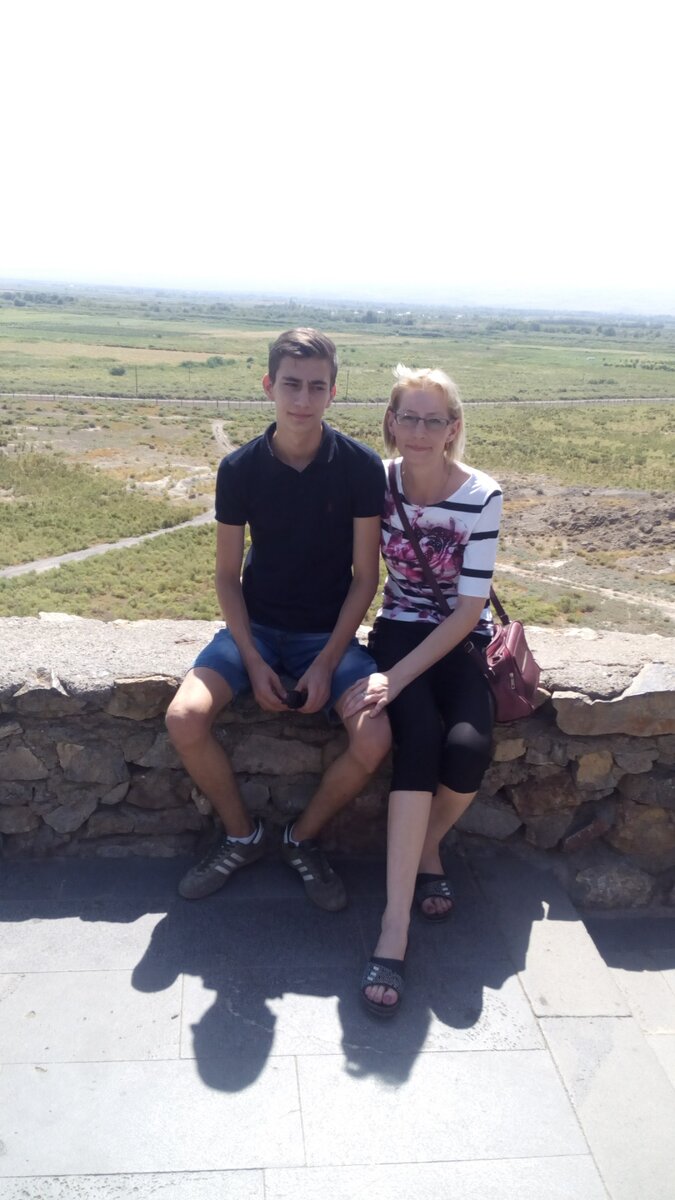 А за нами Арарат