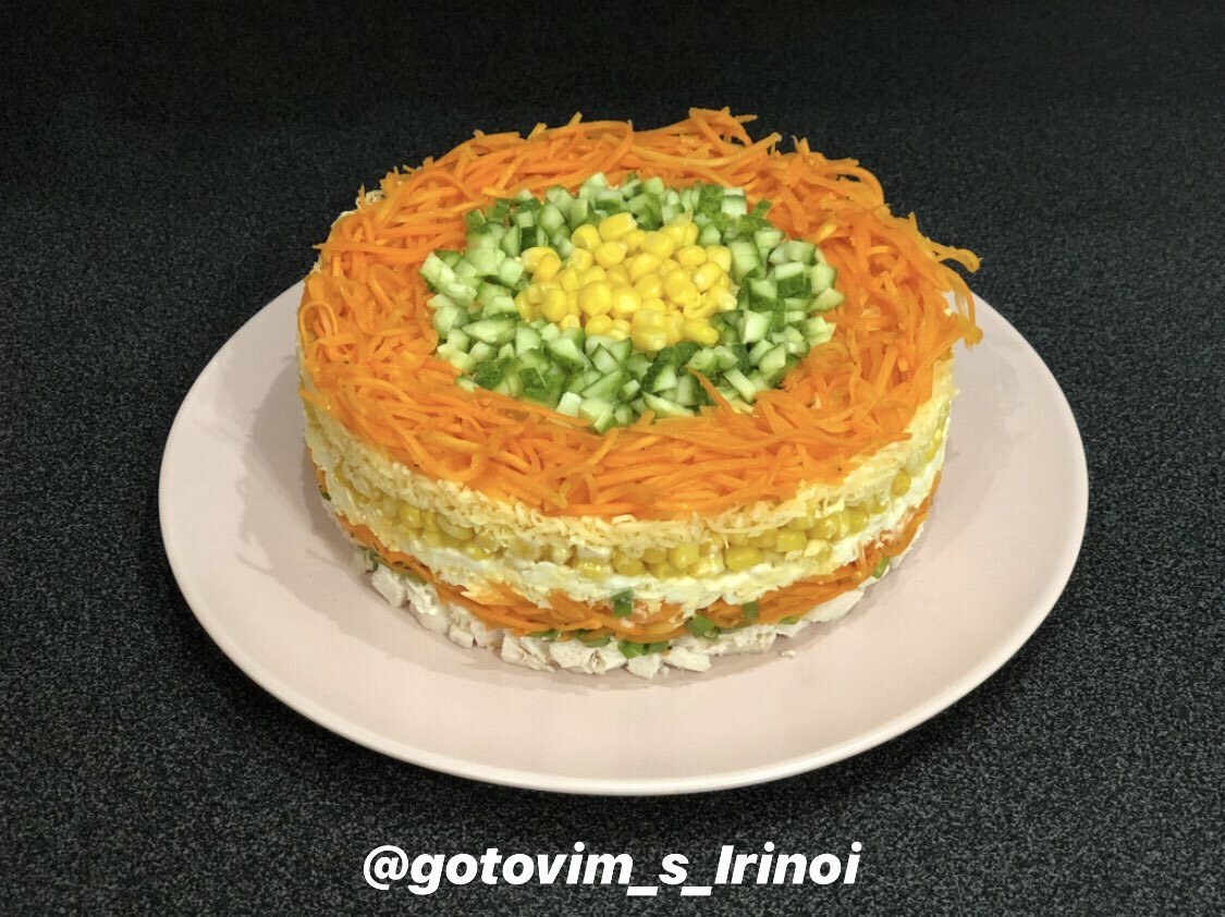 Салат с копчёной курицей и корейской морковью
