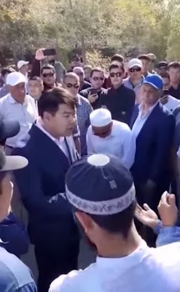 Аким Жанаозена Адилбек Дауылбаев.