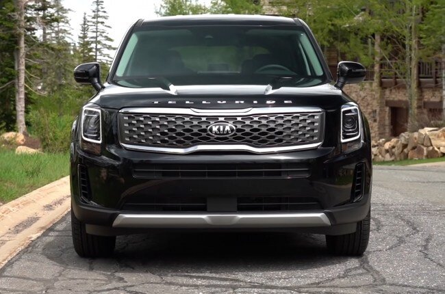 KIA Telluride вид спереди