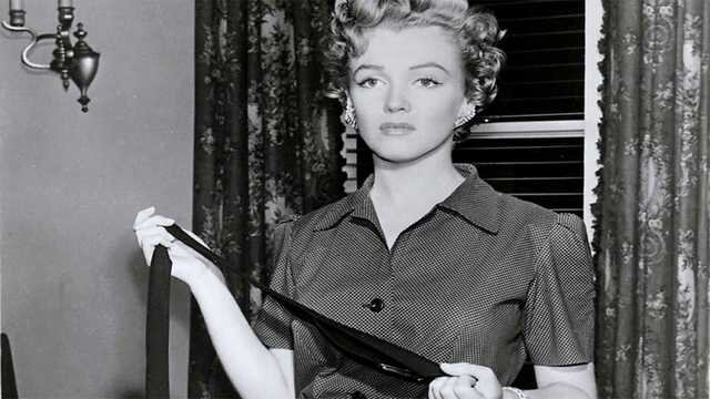 Кадр из фильма «Можешь не стучать» 3