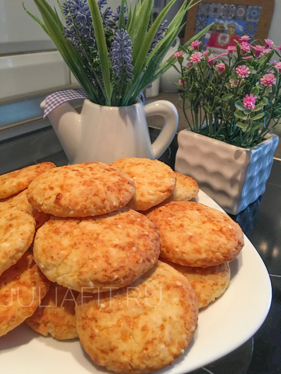 Сырное печенье с кунжутом