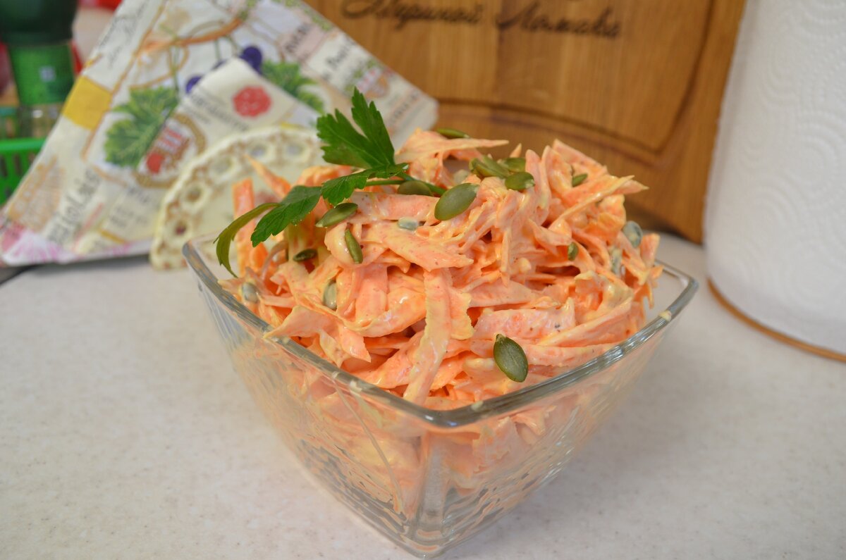 Я не исключение, готовлю всегда по разному, всем  нравится
Готовите ли вы друзья подобную закуску? Поделитесь в комментариях своим рецептом, буду рада