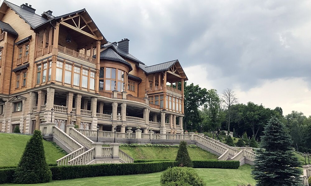 Роскошная дача Вити. Источник фото - Яндекс