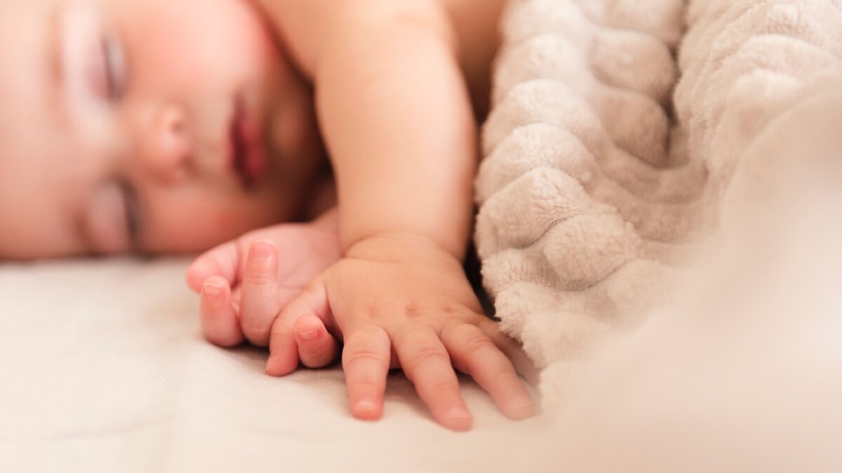 Видеть во сне ребенка грудного на руках
