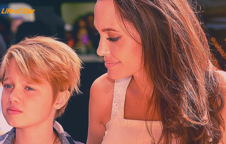 Джоли и её дочь 