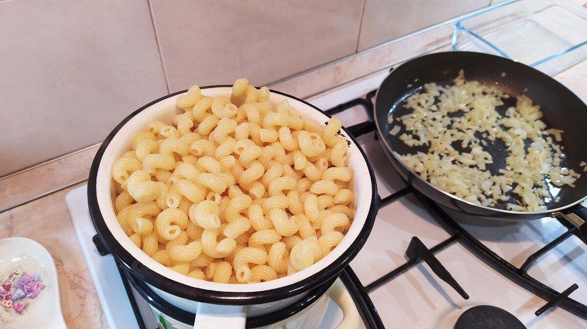 Очень вкусное блюдо из четырёх сосисок. Легко, быстро и недорого